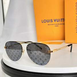 Picture of Louis Vuitton Sunglasses _SKUfw75177753fw